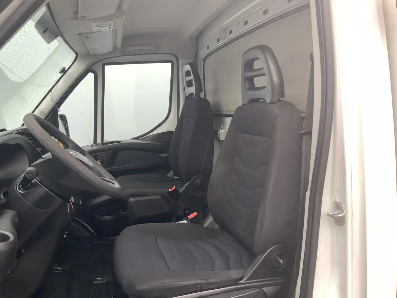 Iveco Daily 35S12 2.3 345 VriesAuto 10 deuren _40 gr onder 0, - Refrigerated delivery van: picture 3 Iveco Daily 35S12 2.3 345 VriesAuto 10 deuren _40 gr onder 0, - Refrigerated delivery van: picture 3
