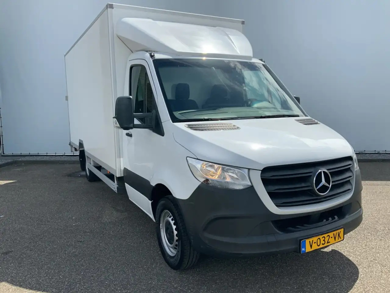 Mercedes-Benz Sprinter 314 2.2 CDI 432 Automaat Meubelbak & Klep Veer Air - Closed box van: picture 2 Mercedes-Benz Sprinter 314 2.2 CDI 432 Automaat Meubelbak & Klep Veer Air - Closed box van: picture 2