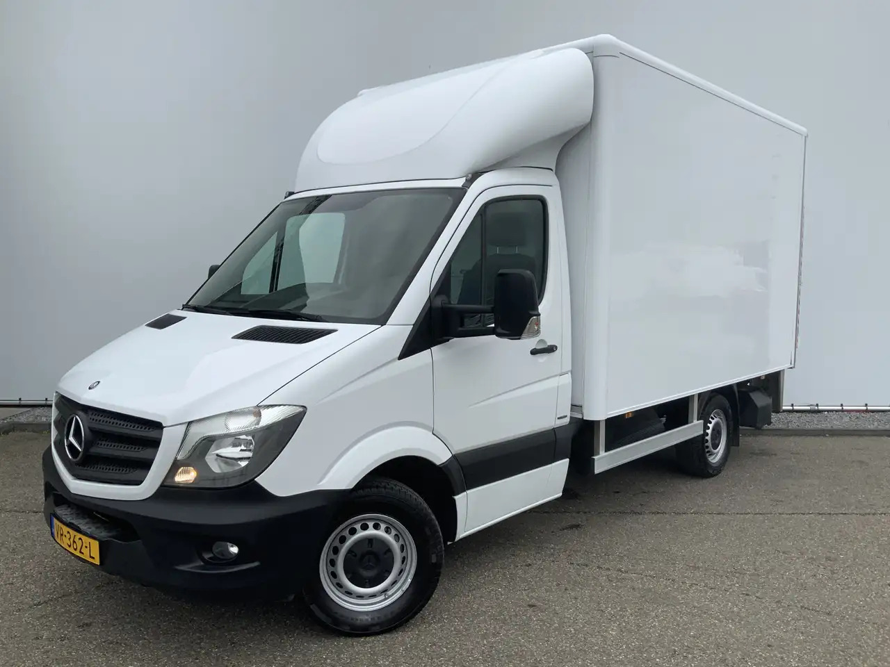 Mercedes-Benz Sprinter 416 2.2 BlueTEC 366 Meubelbak & Lift Automaat Airc - Closed box van: picture 1 Mercedes-Benz Sprinter 416 2.2 BlueTEC 366 Meubelbak & Lift Automaat Airc - Closed box van: picture 1