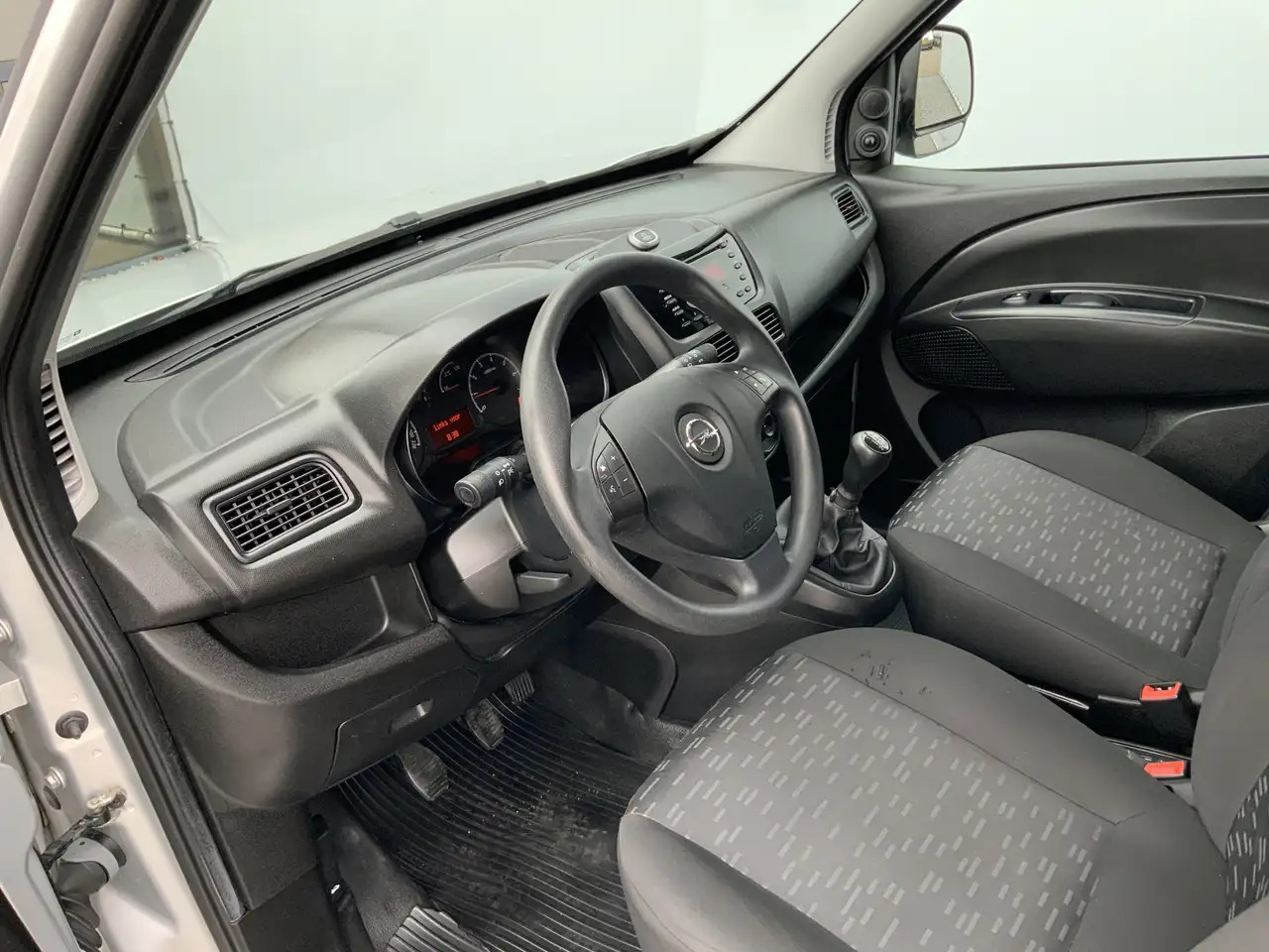 Opel Combo 1.3 CDTi L1H1 Edition Airco Euro 6 - Small van: picture 5 Opel Combo 1.3 CDTi L1H1 Edition Airco Euro 6 - Small van: picture 5