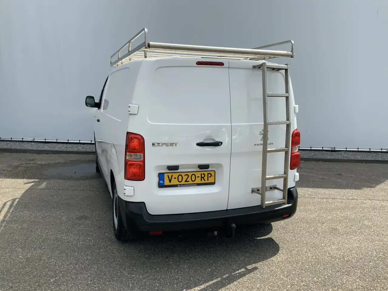 Peugeot Expert glazenwasser 226S 1.6 BlueHDI 115 Inbouw 530 liter - Panel van, Utility/ Special vehicle: picture 4 Peugeot Expert glazenwasser 226S 1.6 BlueHDI 115 Inbouw 530 liter - Panel van, Utility/ Special vehicle: picture 4