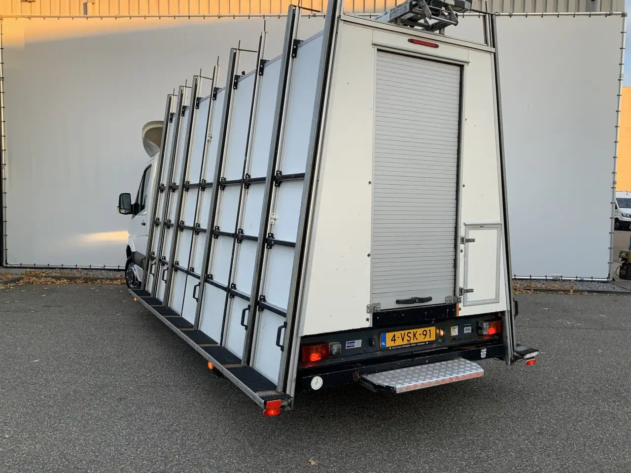 Volkswagen Crafter 35 2.0 TDI L3H1 Glasresteel Airco Cruise 3 Zits La - Closed box van: picture 2 Volkswagen Crafter 35 2.0 TDI L3H1 Glasresteel Airco Cruise 3 Zits La - Closed box van: picture 2