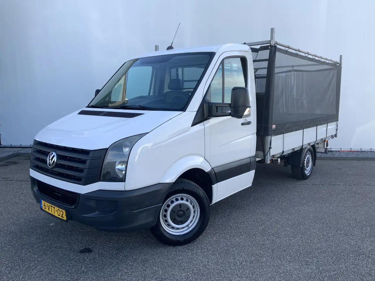 Volkswagen Crafter 50 2.0 TDI L2H1Pick Up Airco Cruise Trekhaak 3500 - Open body delivery van: picture 1 Volkswagen Crafter 50 2.0 TDI L2H1Pick Up Airco Cruise Trekhaak 3500 - Open body delivery van: picture 1