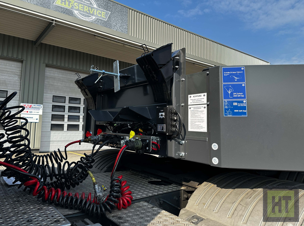 Meusburger 3-Achs-Tele-Semi mit 1 Paar Radmulden und hydr. Rampen - Low loader semi-trailer: picture 2 Meusburger 3-Achs-Tele-Semi mit 1 Paar Radmulden und hydr. Rampen - Low loader semi-trailer: picture 2