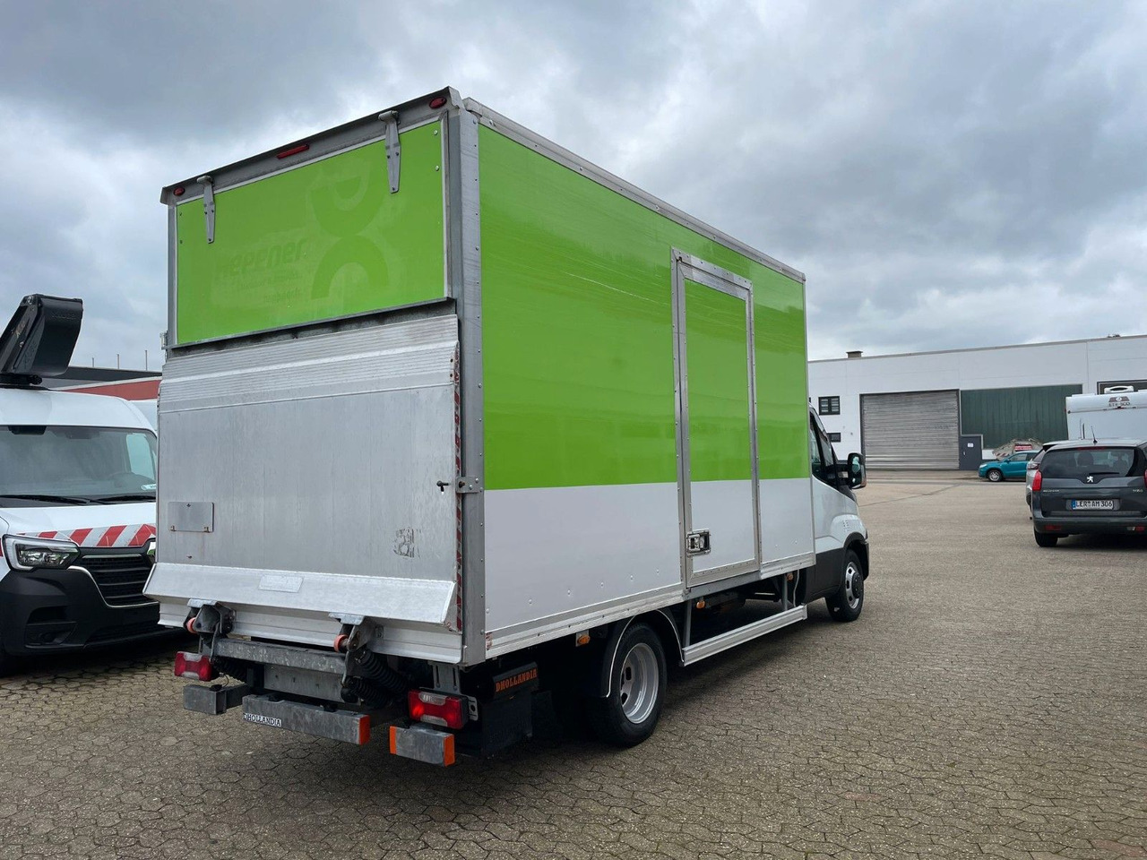 Iveco Daily 35C15 Koffer 4.2m Ladebordwand - Closed box van: picture 4 Iveco Daily 35C15 Koffer 4.2m Ladebordwand - Closed box van: picture 4