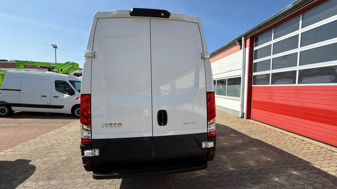 Iveco Daily 35S14 Transporter Kastenwagen L3H2 - Panel van: picture 4 Iveco Daily 35S14 Transporter Kastenwagen L3H2 - Panel van: picture 4