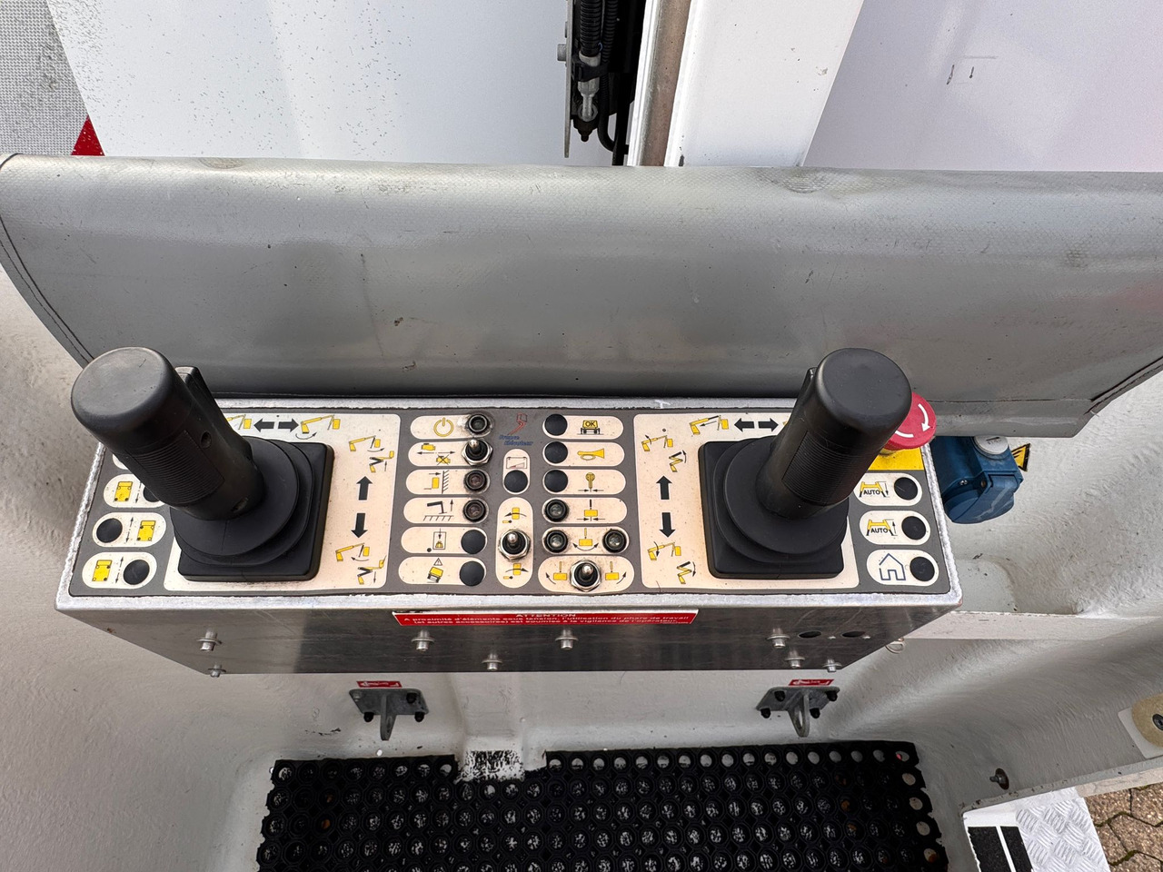 Truck mounted aerial platform RENAULT Master Hubarbeitsbühne Steiger France Elevateur 142 TPFcc EURO 6Y: picture 13