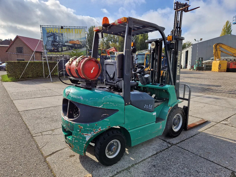 Maximal Nissan Zhejiang 2.5 ton LPG LOW HOURS - LPG forklift: picture 4 Maximal Nissan Zhejiang 2.5 ton LPG LOW HOURS - LPG forklift: picture 4