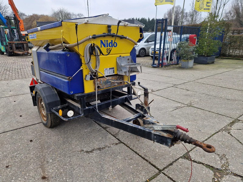 Onbekend Nido Stratos B08-15 nat zoutstrooier zo uit het werk - Sand/ Salt spreader: picture 2 Onbekend Nido Stratos B08-15 nat zoutstrooier zo uit het werk - Sand/ Salt spreader: picture 2