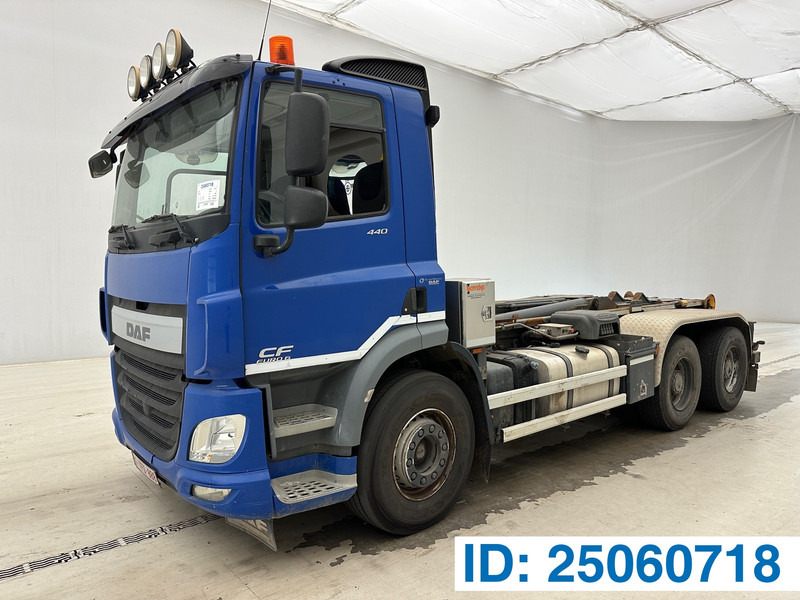 DAF CF 440 - 6x4 - Hook lift truck: picture 1 DAF CF 440 - 6x4 - Hook lift truck: picture 1