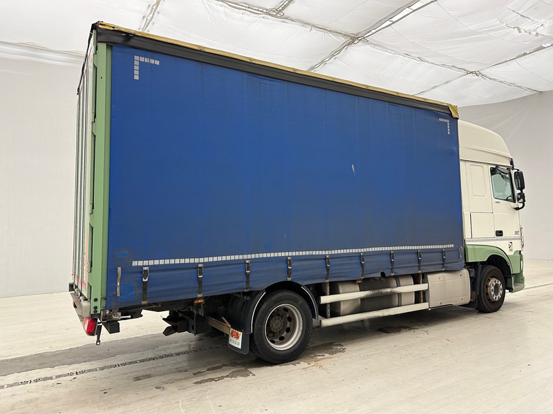 DAF XF 460 Super Space Cab - Curtainsider truck: picture 4 DAF XF 460 Super Space Cab - Curtainsider truck: picture 4