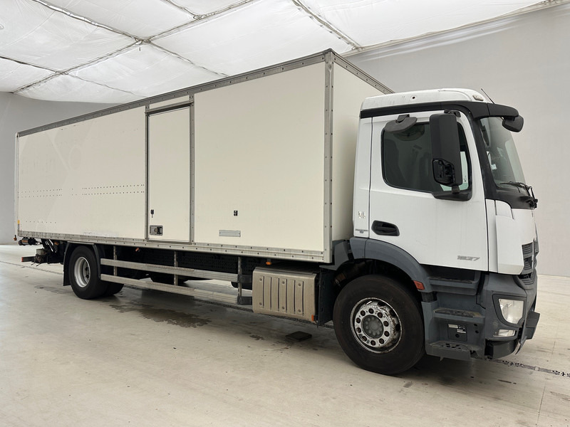 Mercedes-Benz Antos 1827 - Box truck: picture 3 Mercedes-Benz Antos 1827 - Box truck: picture 3