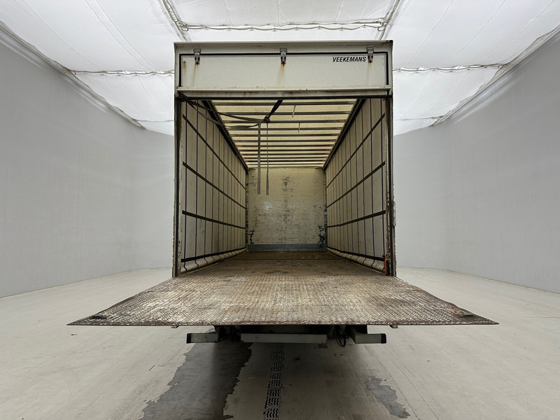 Scania P230 - Curtainsider truck: picture 5 Scania P230 - Curtainsider truck: picture 5