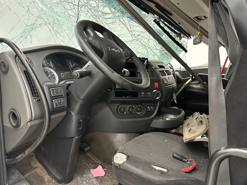 Tractor unit DAF XF 460 Super Space Cab: picture 10