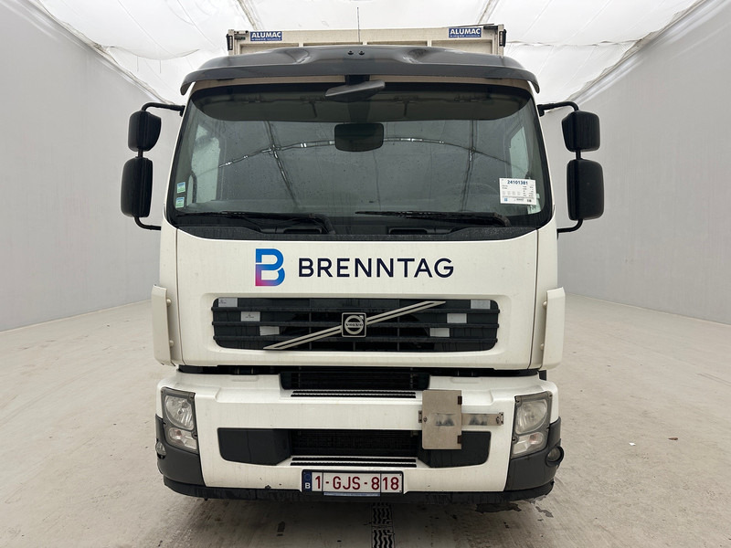 Volvo FE 300 - 6x2* - Curtainsider truck: picture 2 Volvo FE 300 - 6x2* - Curtainsider truck: picture 2