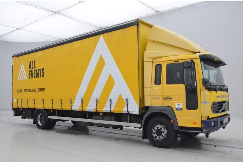 Volvo FL 220* - Curtainsider truck: picture 3 Volvo FL 220* - Curtainsider truck: picture 3
