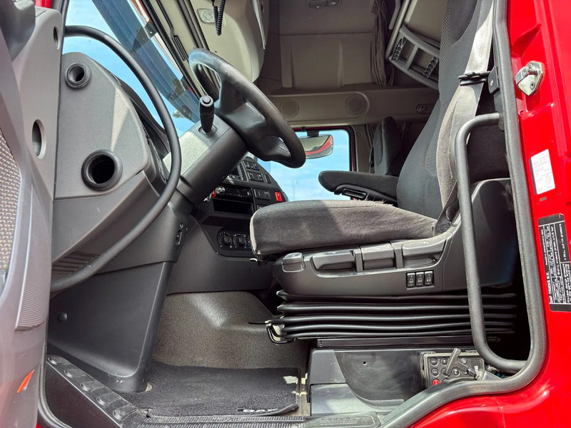 DAF XF 460 Super Spacecab Euro 6 - Tractor unit: picture 5 DAF XF 460 Super Spacecab Euro 6 - Tractor unit: picture 5