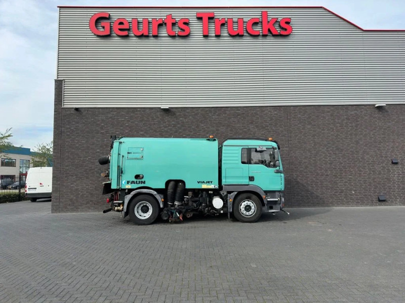 MAN TGM 18.240 4X2 + FAUN VIAJET 6R/HS SWEEPING TRUCK/ KEHRMASCHINE/VEEGWAGEN/FAHRBAHNREINIGER - Road sweeper: picture 4 MAN TGM 18.240 4X2 + FAUN VIAJET 6R/HS SWEEPING TRUCK/ KEHRMASCHINE/VEEGWAGEN/FAHRBAHNREINIGER - Road sweeper: picture 4