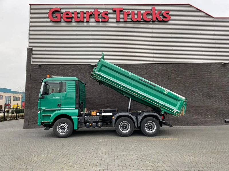 MAN TGX 26.560 6X4 BB + 3 ZIJDIGE KIPPER/TIPPER BORD MATIC - Tipper: picture 1 MAN TGX 26.560 6X4 BB + 3 ZIJDIGE KIPPER/TIPPER BORD MATIC - Tipper: picture 1