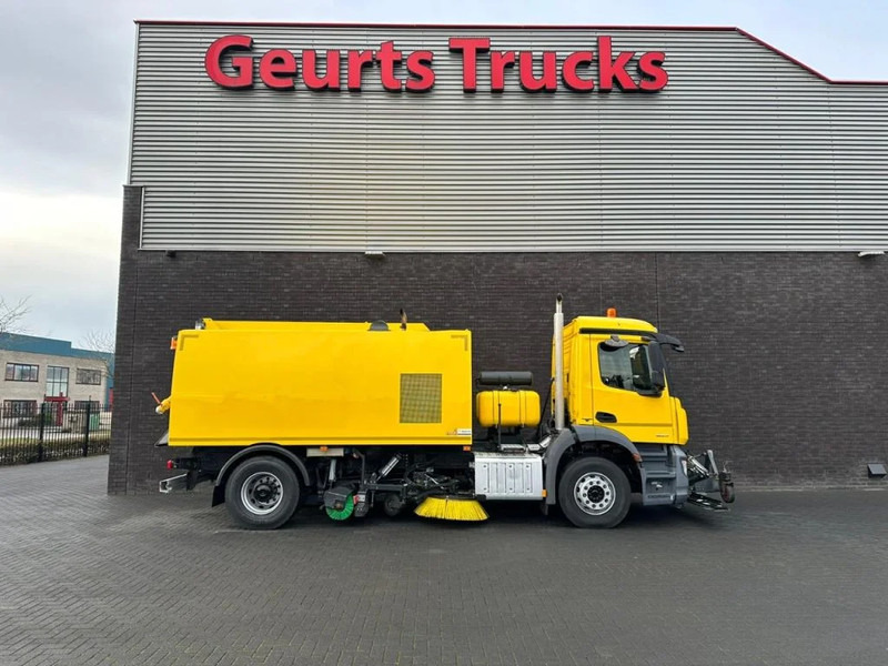 Mercedes-Benz Arocs 1824 4X2 BEAM A9000 SWEEPING TRUCK/ KEHRMASCHINE/VEEGWAGEN/FAHRBAHNREINIGER/AIRPORT CLEANER WITH MAGNET - Road sweeper: picture 4 Mercedes-Benz Arocs 1824 4X2 BEAM A9000 SWEEPING TRUCK/ KEHRMASCHINE/VEEGWAGEN/FAHRBAHNREINIGER/AIRPORT CLEANER WITH MAGNET - Road sweeper: picture 4
