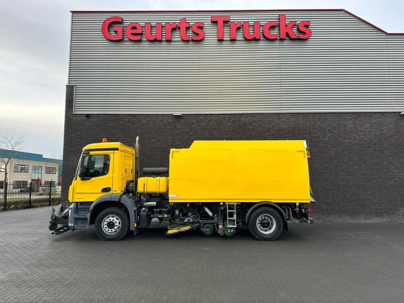 Mercedes-Benz Arocs 1824 4X2 BEAM A9000 SWEEPING TRUCK/ KEHRMASCHINE/VEEGWAGEN/FAHRBAHNREINIGER/AIRPORT CLEANER WITH MAGNET - Road sweeper: picture 1 Mercedes-Benz Arocs 1824 4X2 BEAM A9000 SWEEPING TRUCK/ KEHRMASCHINE/VEEGWAGEN/FAHRBAHNREINIGER/AIRPORT CLEANER WITH MAGNET - Road sweeper: picture 1