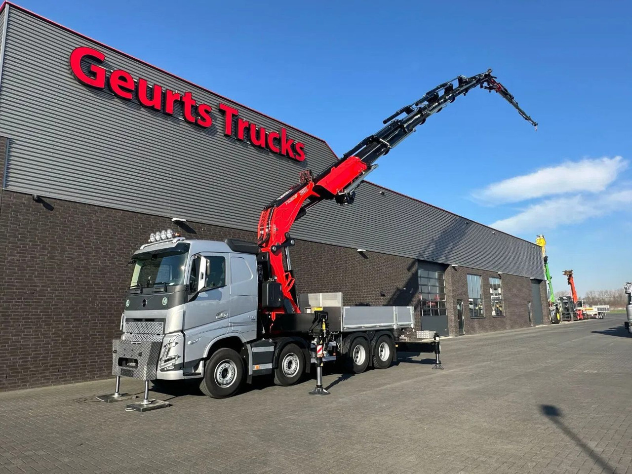 Volvo FH 500 8X4 RF-RT40G FASSI F1450R.2.8 + JIB L826 - Crane truck: picture 3 Volvo FH 500 8X4 RF-RT40G FASSI F1450R.2.8 + JIB L826 - Crane truck: picture 3