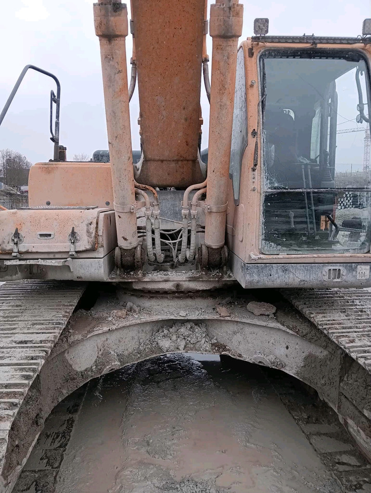 Hyundai R 300 - Crawler excavator: picture 2 Hyundai R 300 - Crawler excavator: picture 2