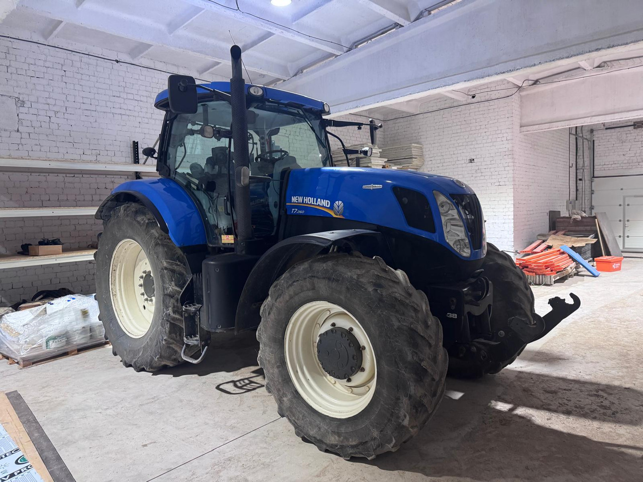 NEW HOLLAND T7.260 - Farm tractor: picture 2 NEW HOLLAND T7.260 - Farm tractor: picture 2