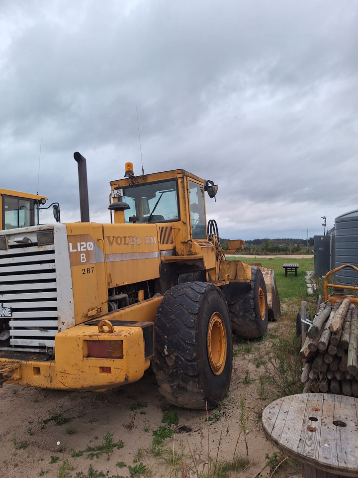 VOLVO L120B - Wheel loader: picture 4 VOLVO L120B - Wheel loader: picture 4