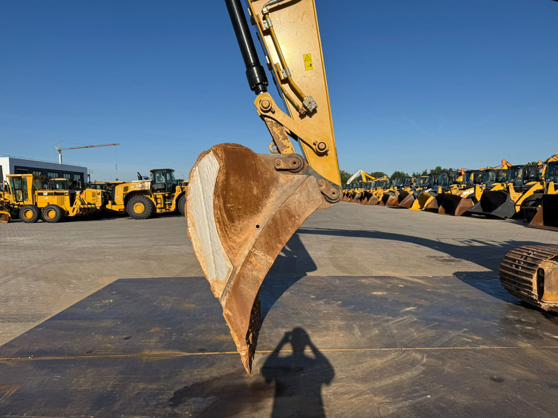 Crawler excavator Caterpillar 326FL: picture 8