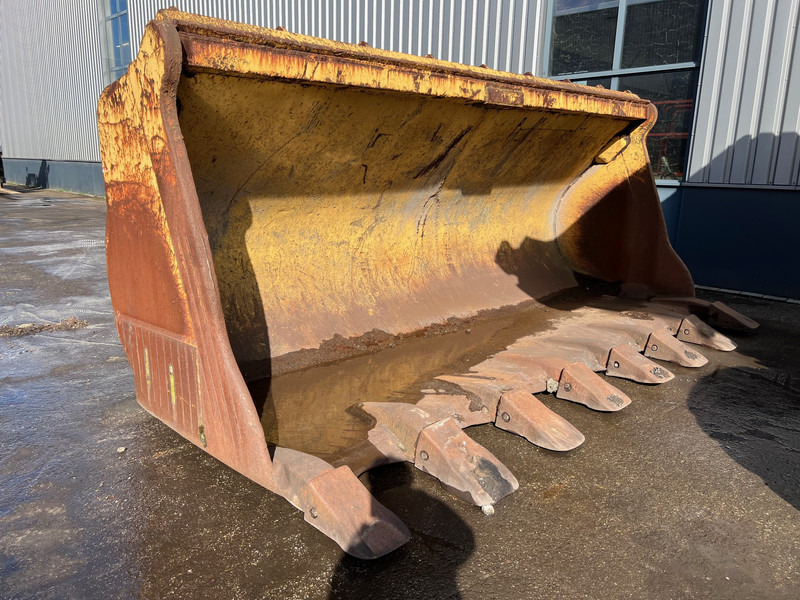 Caterpillar 990 - Bucket: picture 1 Caterpillar 990 - Bucket: picture 1