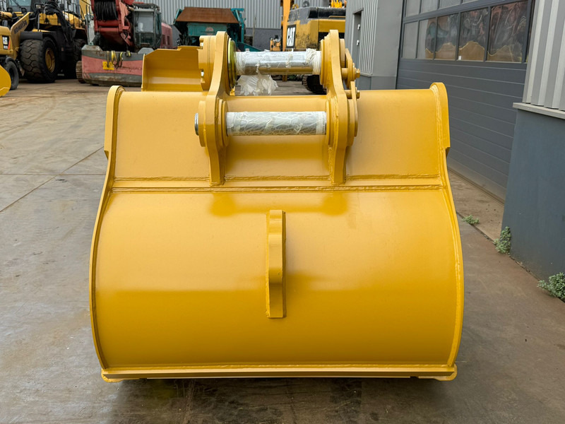 Caterpillar CAT 336 BUCKET DB Linkage (60-IN X 1.87 -CU M,6 teeth) - Bucket: picture 4 Caterpillar CAT 336 BUCKET DB Linkage (60-IN X 1.87 -CU M,6 teeth) - Bucket: picture 4