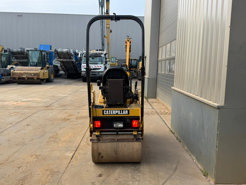 Caterpillar CB114 - Roller: picture 4 Caterpillar CB114 - Roller: picture 4