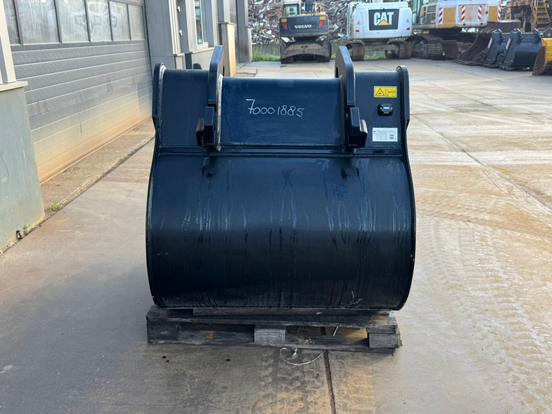 Caterpillar CW40 1200mm Bucket - Bucket: picture 4 Caterpillar CW40 1200mm Bucket - Bucket: picture 4