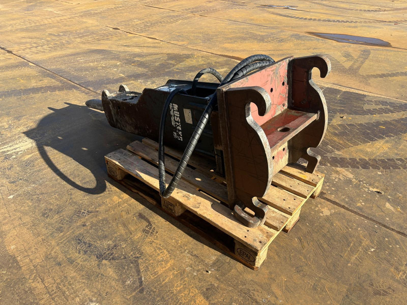 Hammer Mustang HM1000 CW40 - Hydraulic hammer: picture 5 Hammer Mustang HM1000 CW40 - Hydraulic hammer: picture 5