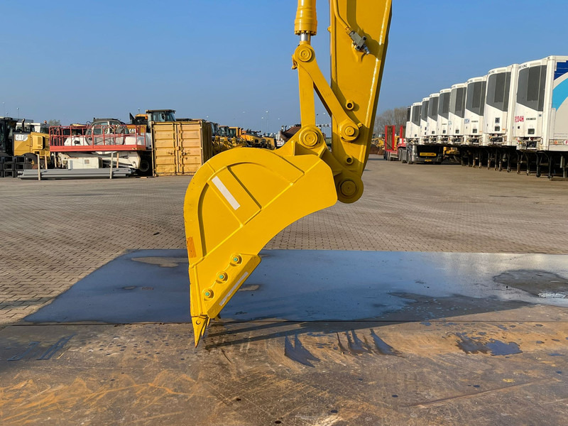 New Crawler excavator Komatsu PC210LC-10MO: picture 8