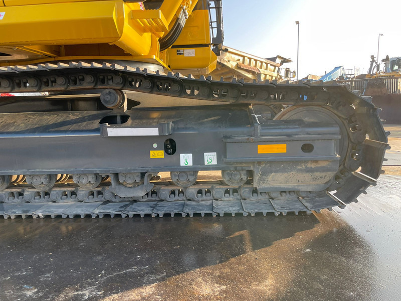 New Crawler excavator Komatsu PC210LC-10MO: picture 12