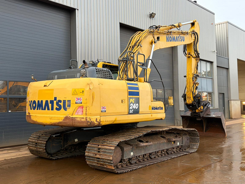Crawler excavator Komatsu PC240LC-10: picture 8