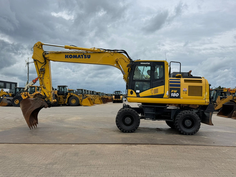 Komatsu PW180-11 - Wheel excavator: picture 1 Komatsu PW180-11 - Wheel excavator: picture 1