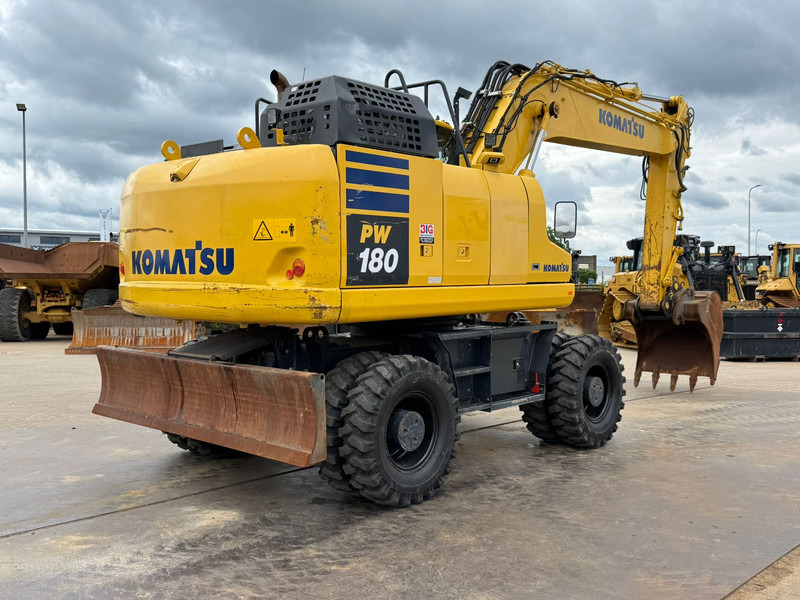 Komatsu PW180-11 - Wheel excavator: picture 5 Komatsu PW180-11 - Wheel excavator: picture 5