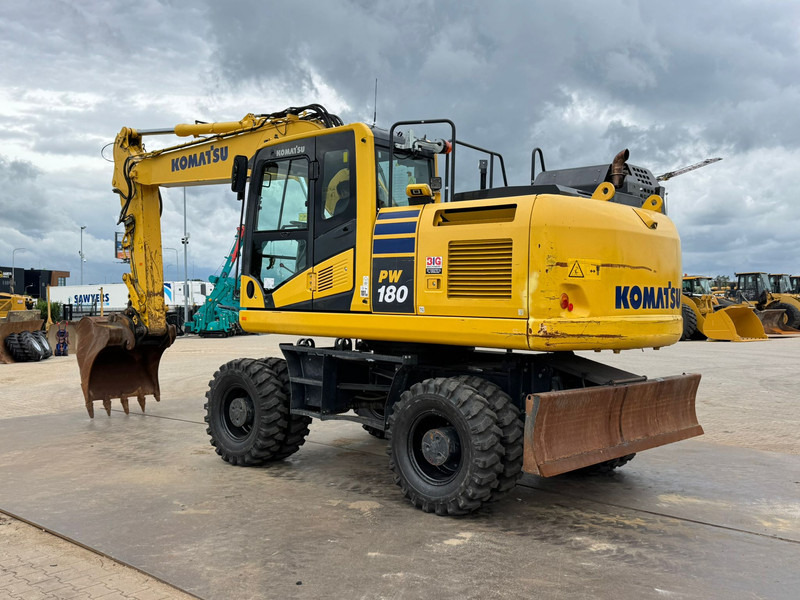 Komatsu PW180-11 - Wheel excavator: picture 3 Komatsu PW180-11 - Wheel excavator: picture 3