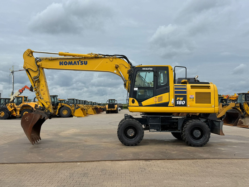 Komatsu PW180-11 - Wheel excavator: picture 1 Komatsu PW180-11 - Wheel excavator: picture 1