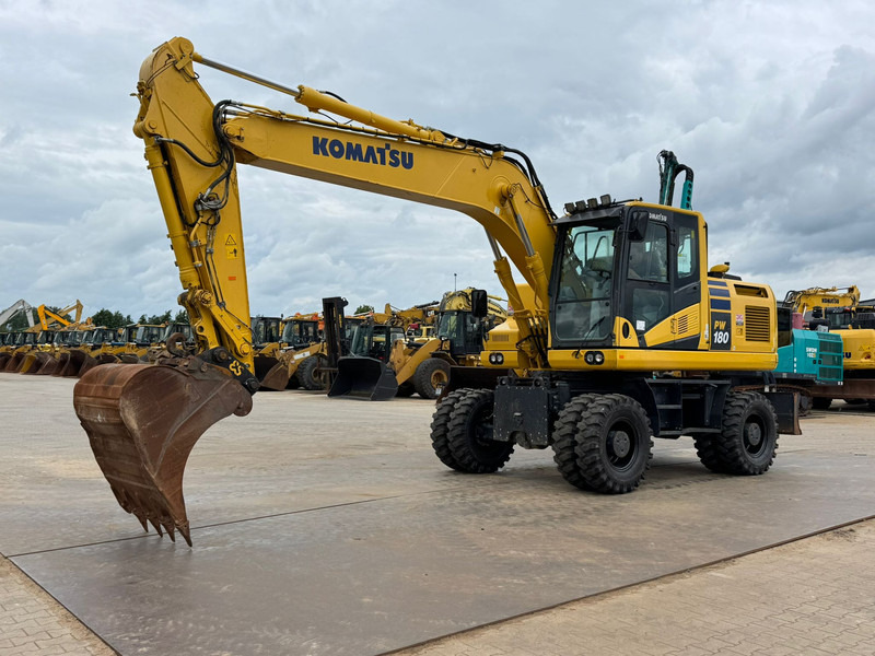 Komatsu PW180-11 - Wheel excavator: picture 2 Komatsu PW180-11 - Wheel excavator: picture 2