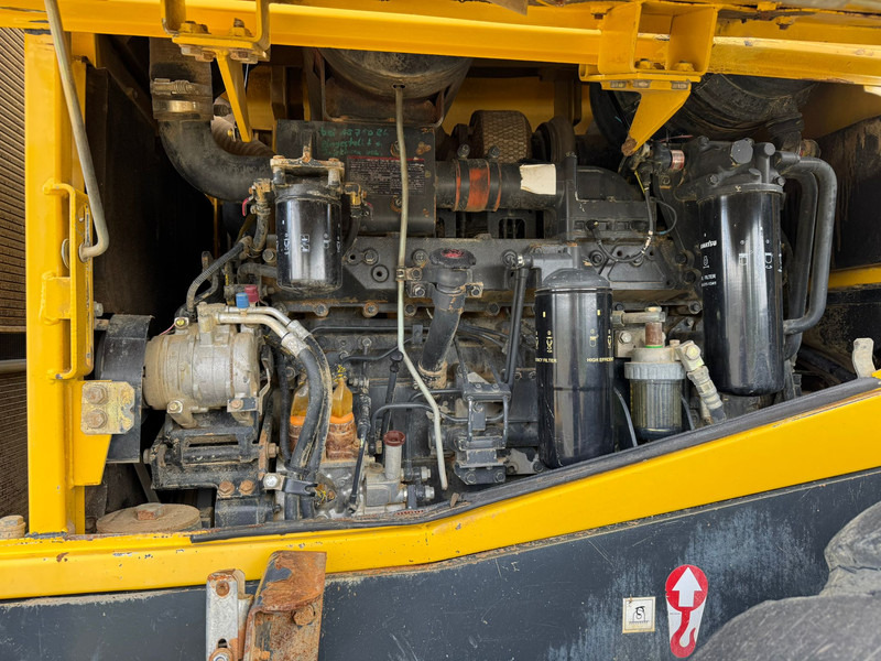 Wheel loader Komatsu WA470-5H: picture 14