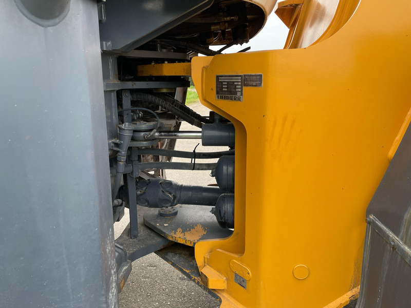 Wheel loader Liebherr L580: picture 19 Wheel loader Liebherr L580: picture 19