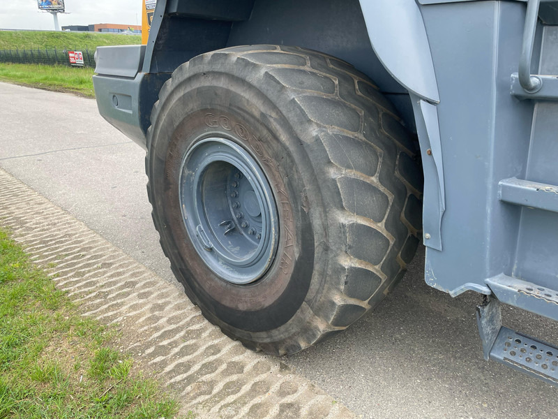 Wheel loader Liebherr L580: picture 12 Wheel loader Liebherr L580: picture 12