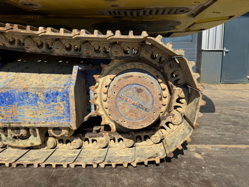 Crawler excavator Liebherr R946 - triple boom: picture 11