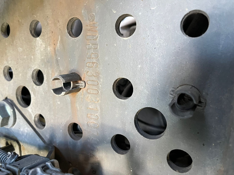 Box truck MERCEDESBENZ Antos 1836 4x2 Closed Box, double floor: picture 18