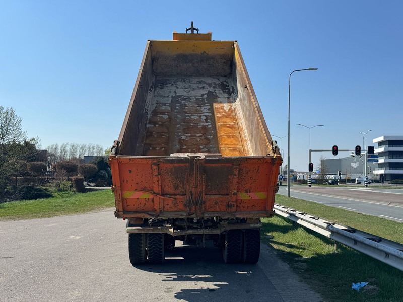 Renault Kerax 410 8x4 Full steel - Manual - Euro 4 - Big axles leasing Renault Kerax 410 8x4 Full steel - Manual - Euro 4 - Big axles: picture 18