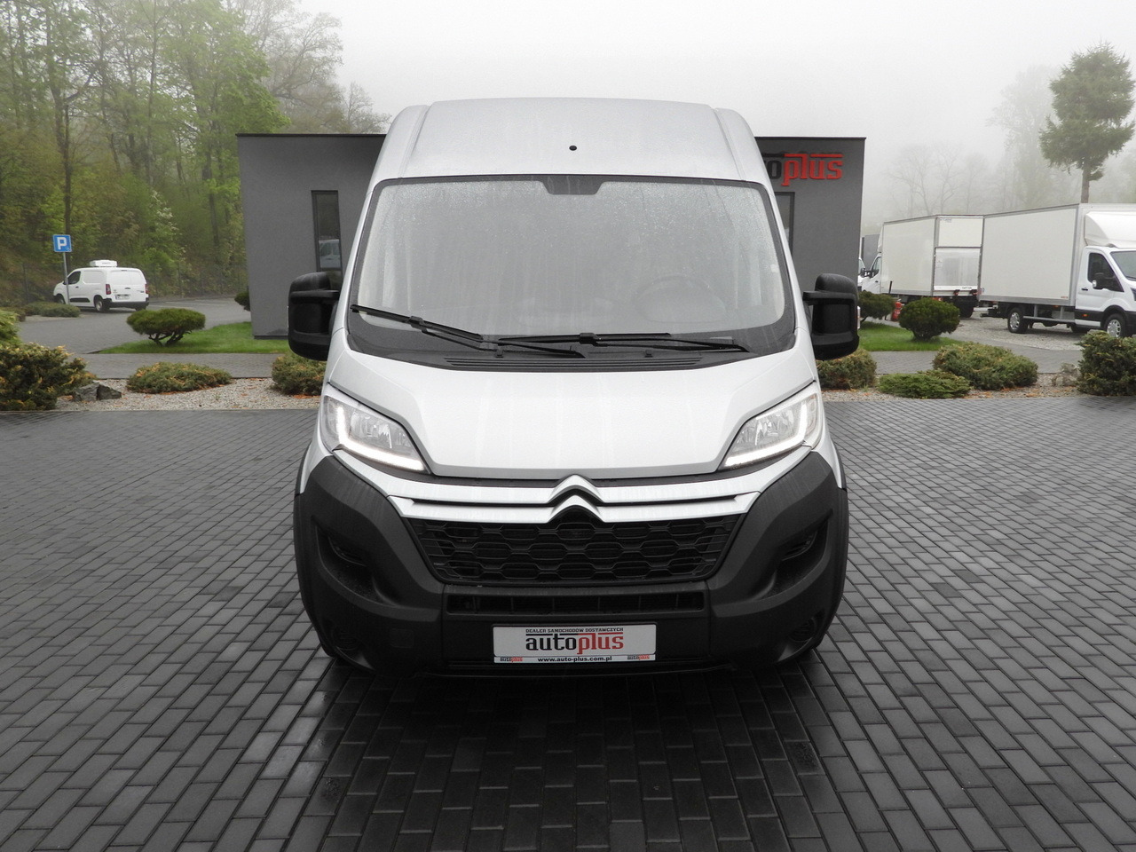 CITROEN JUMPER  BOX DELIVERY VAN 7 SEATS CRUISE CONTROL LED LIGHTS AIR CONDITIONING  165HP - Panel van: picture 5 CITROEN JUMPER  BOX DELIVERY VAN 7 SEATS CRUISE CONTROL LED LIGHTS AIR CONDITIONING  165HP - Panel van: picture 5